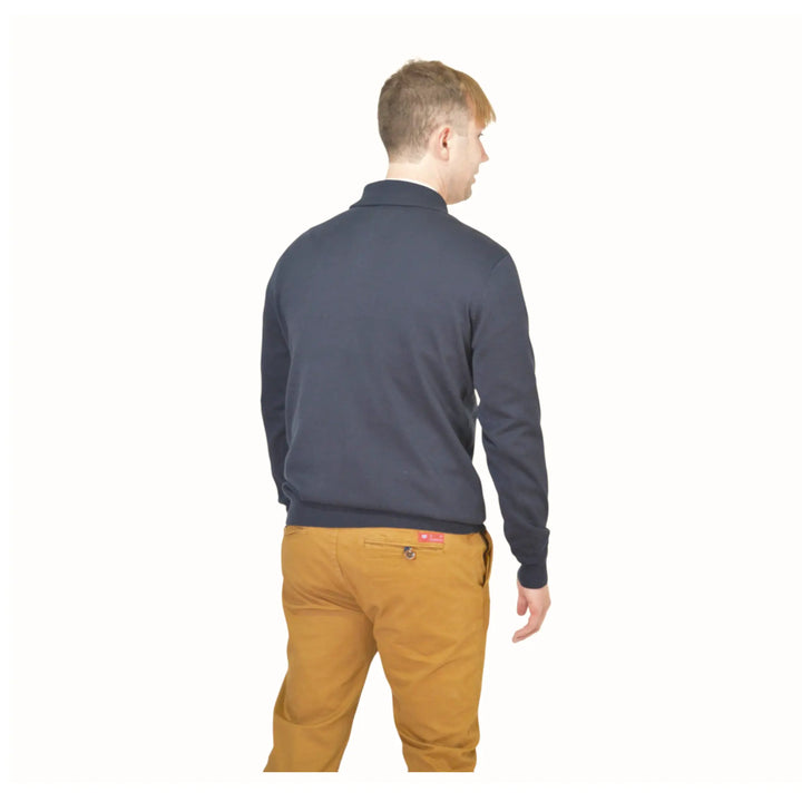 Vista trasera del jersey azul marino de EE Exclusive, corte regular y acabado premium.