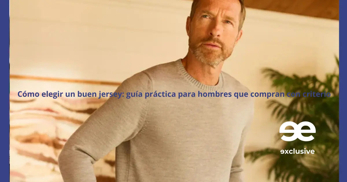 Hombre urbano vistiendo jersey de punto fino en tonos neutros con estilo elegante