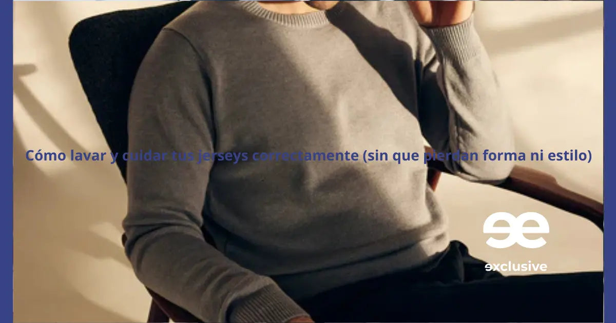 hombre cuidando jersey de punto en casa con estilo minimalista