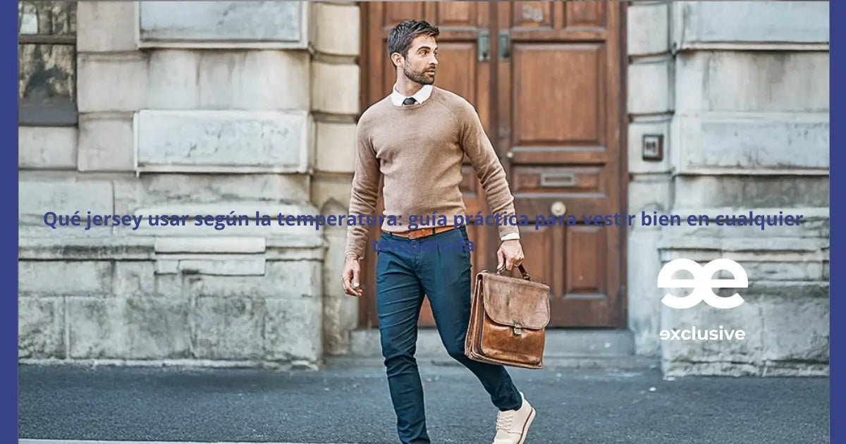 hombre caminando por la ciudad con jersey elegante de entretiempo