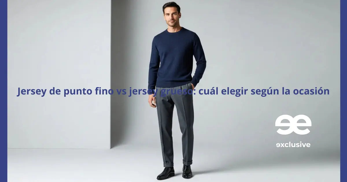 Hombre con jersey de punto fino negro en entorno urbano y hombre con jersey grueso azul marino en exterior invierno