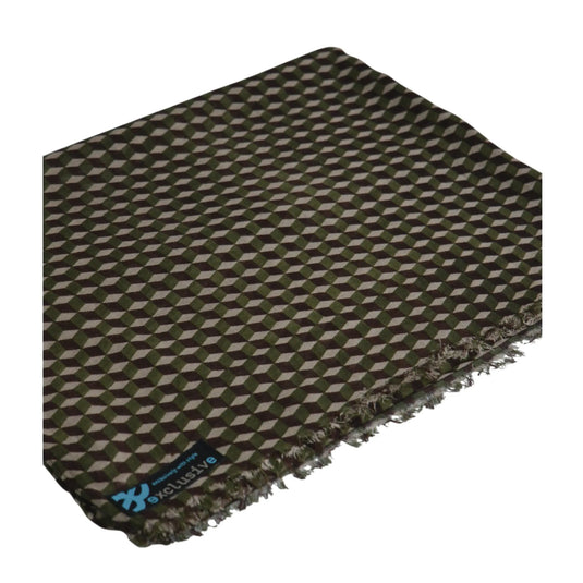 Detalle de la bufanda Rebordáns verde de seda y viscosa para hombre