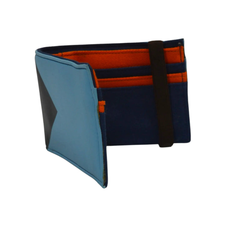 Detalle lateral del interior textil azul y naranja de la cartera West para hombre