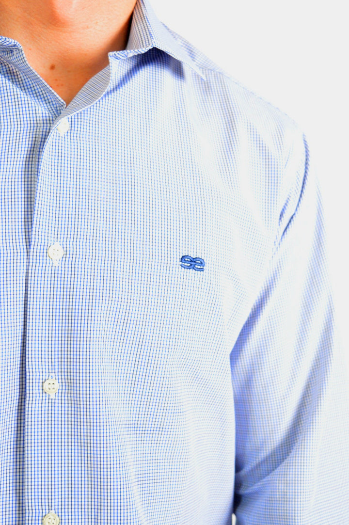 Camisa azul de cuadros EE Exclusive – outfit versátil para diario y ocasiones formales