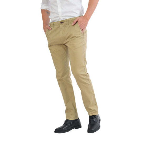 Pantalón chino Ginebre beige para hombre EE Exclusive, vista lateral con corte recto.