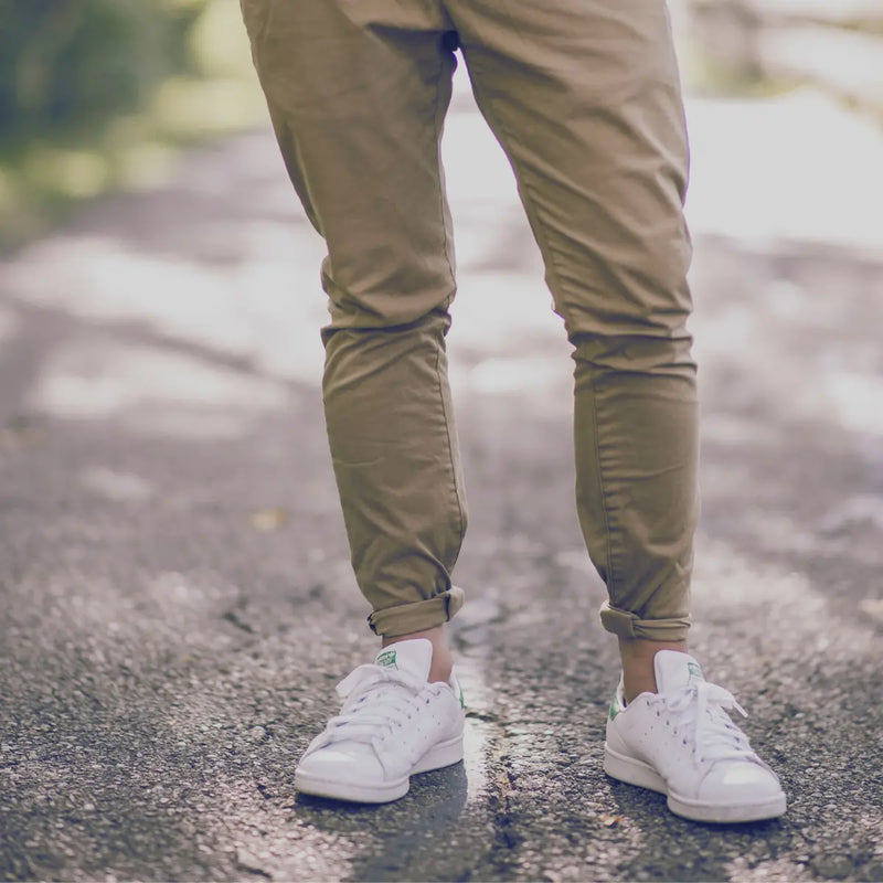 Pantalones chinos de hombre en color beige, estilo casual premium – EE Exclusive