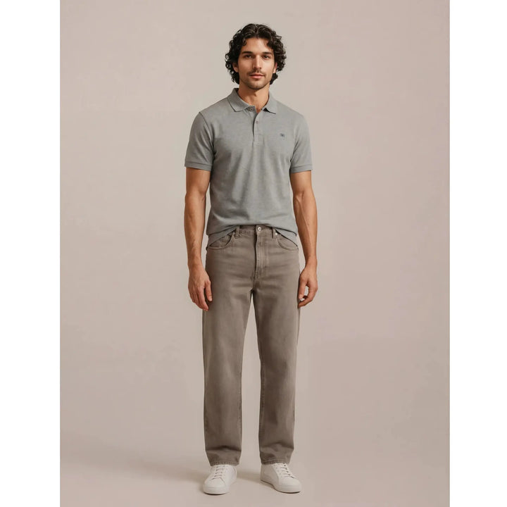 Polo gris de manga corta para hombre con diseño elegante y fit regular en look minimalista premium