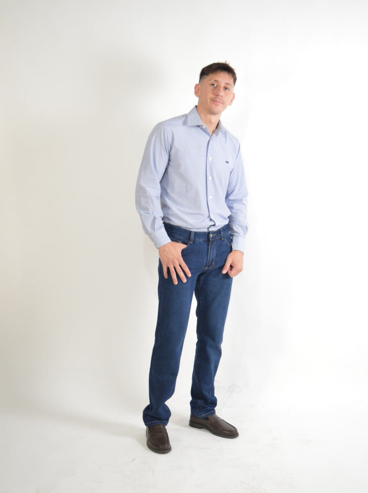 Vaqueros rectos azul oscuro de hombre EE Exclusive – look de hombre con camisa