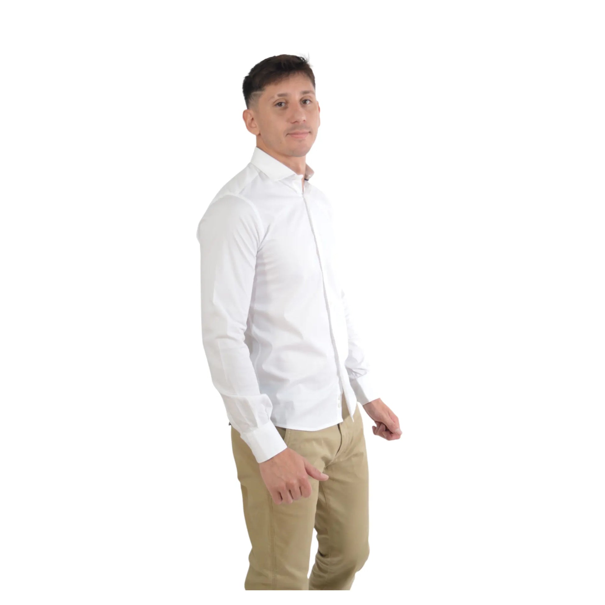 Vista lateral camisa blanca Magüerle slim fit para hombre EE Exclusive.